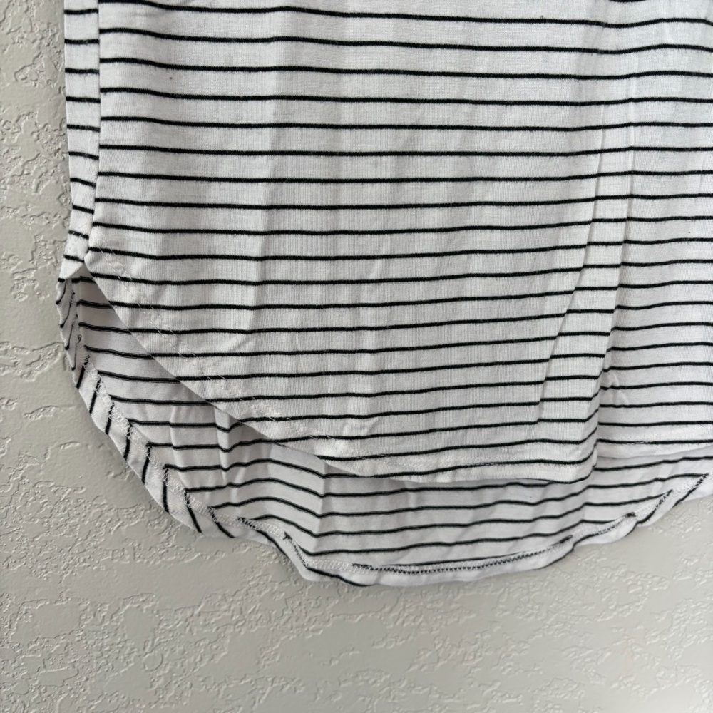 H.I.P Women's Size Small Red White Striped Pocket Scoop Neckline Tee Shirt - Picture 4 of 7